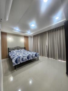 2 bedrooms luxurious apartment 904 2