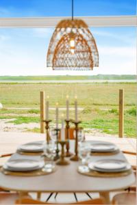 Uniquely located wooden cottage by the sea - SJ1