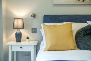 Ultra Luxury Riverside Condo Central London Notting Hill with LIFT & Juliet balcony