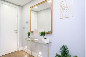 Ultra Luxury Riverside Condo Central London Notting Hill with LIFT & Juliet balcony