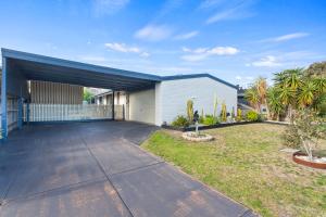 CapelHelm by ReadyStay