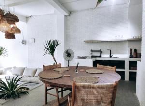 Suda Villa 4-Bed Sanur Beachside