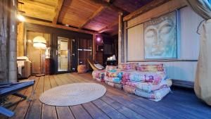 Mobile Home Cabana with HotTub&Sauna