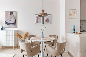 Parkwest Azure Residence - by City Park