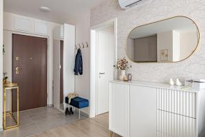 Parkwest Azure Residence - by City Park