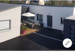 Location grand plein pied avec piscine chauffée