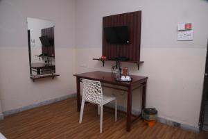 Goldhorn Hotels & Banquet Mehdipatnam Near St Anns college