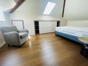 Квартира с террасой и видом на озеро в Стрезе