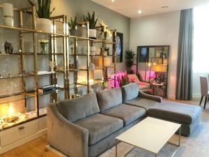 Beautiful 2 Bedroom Apartment, Moments from Notting Hill & Little Venice