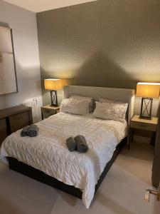 Beautiful 2 Bedroom Apartment, Moments from Notting Hill & Little Venice