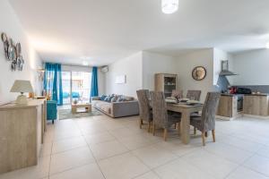 Modern 3BR w Terrace Near Beaches & Restaurants by QuickTrips