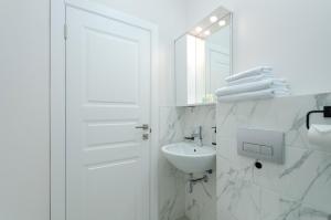 Petrovdom Apartments 14-2 in RC Diplomat Hall, Zhylianska 59