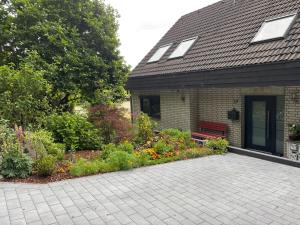 UPGRADE - frisch renoviert - Ferienwohnung Monteuerswohnung am Bauernhofweg in Lohmar nahe S-Bahnhof Messe Flughafen