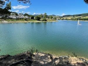 Vinkennest am Diemelsee - Sonnenweg 44 - Kinderfreundliche Ferienwohnung mit Sauna, Terrasse, Garten und Seeblick!
