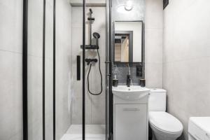 Modern Studio Bruna by VAYA STAYS