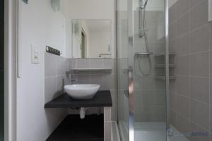 Appartements L'Air Marin - 300m de la plage - Parking : photos des chambres