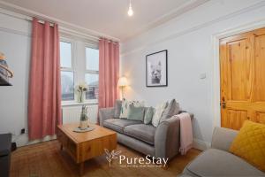 Spacious Bradford House with 4 bedrooms & 6 Beds by PureStay with Parking for 7 nights min!
