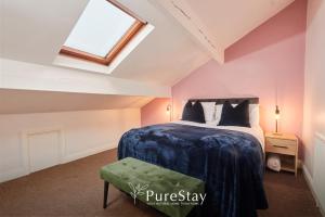 Spacious Bradford House with 4 bedrooms & 6 Beds by PureStay with Parking for 7 nights min!