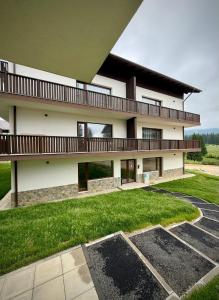 Massif Carpathian Call