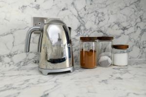 Luxury 2bed apartment with parking 5min walk to beach