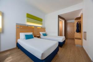 Twin Room room in iH Hotels Milano Gioia
