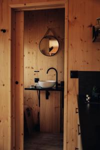Chalets Parcel Tiny House au coeur des vignes proche Mont Ventoux : photos des chambres