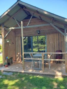 Le Merle Moqueur, maisonnette en bois, Les kabanes en Kreiz Breizh