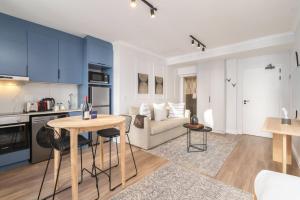 Modern City Studio in Venice House