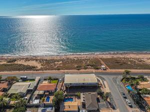 Port Hedland Business Suite - Oceanfront & Private