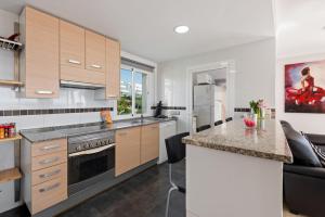 2163-Amazing penthouse, 2 terraces sea-golf view