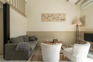 Les Minutias Village