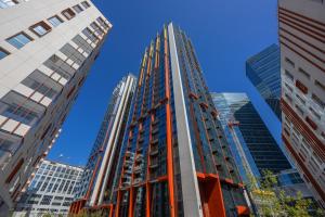 Towarowa Towers LUX Apartments with Parking & AC by Renters Prestige