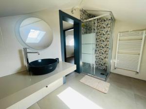 Квартира с террасой и видом на озеро в Стрезе