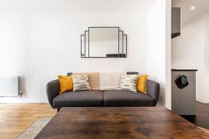 Bright Battersea Apartment