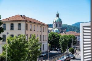 Daisy Flower Apartment - The House Of Travelers