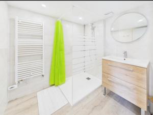 Maisons de vacances Gite lamadelon : Maison 2 Chambres