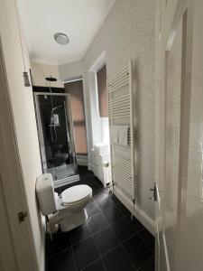 Puffins Nest, close to Tunnels Beach & Harbour with Parking