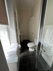 Puffins Nest, close to Tunnels Beach & Harbour with Parking