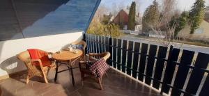 Balaton wave lakehouse