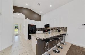 Luxury Family Villa With Pool & Bbq Near Disney!