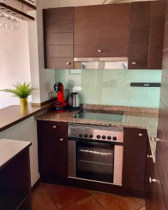 Family Oasis - Oceanview Duplex, Heated pool, Air Con