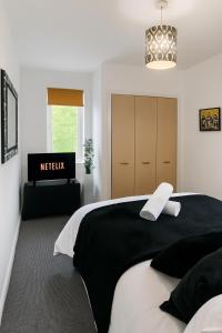 Spacious 2 Bedroom Apartment in Altrincham Sleeps 6