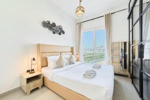 Chic 1BR With Balcony in Collective 2 Dubai Hills