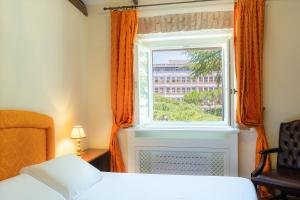 Monti Atmosphere Apartment by Rental in Rome