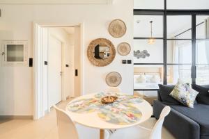 Chic 1BR With Balcony in Collective 2 Dubai Hills