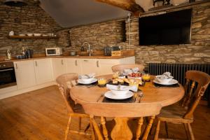 Hay Barn, Penrheol Farm, Unique Barn Conversion