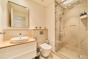 Chic 1BR With Balcony in Collective 2 Dubai Hills