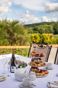 The Wayne House Darnells Farm