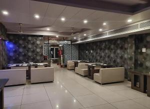 Hotel Swarat Inn by RoyalFlame