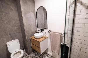 Salma - New York Style 1Bed l No loadshedding